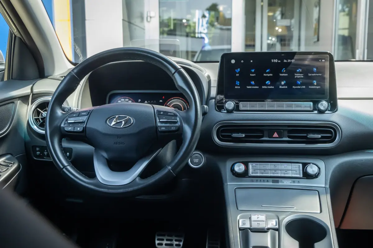 EV Fashion 64 kWh | Camera | Stoelverwarmig | Cruise control adaptief | Head-up display | Dodehoek detectie | Digitaal dashboard | Apple Carplay/Android Auto | Achteruitrijcamera | Apple Car
