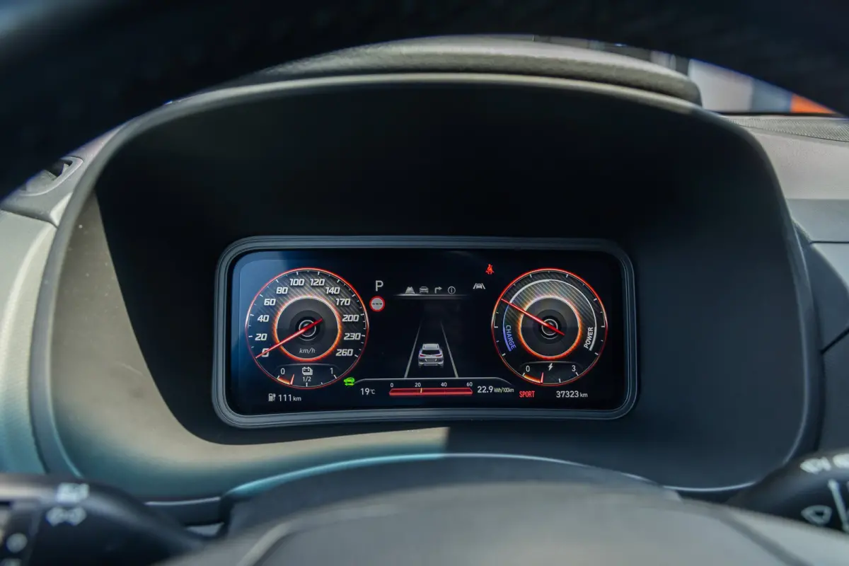 EV Fashion 64 kWh | Camera | Stoelverwarmig | Cruise control adaptief | Head-up display | Dodehoek detectie | Digitaal dashboard | Apple Carplay/Android Auto | Achteruitrijcamera | Apple Car