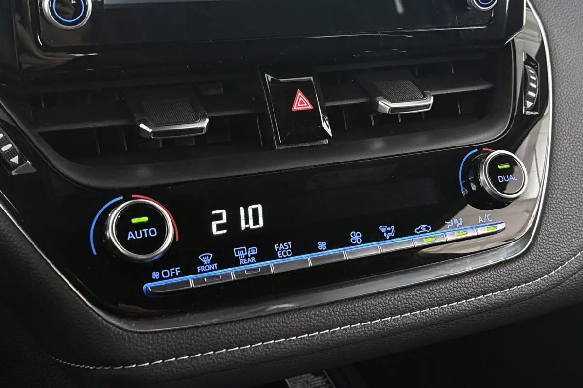 2.0 Hybrid Business Plus Stoelverwarming Camera Climate Control