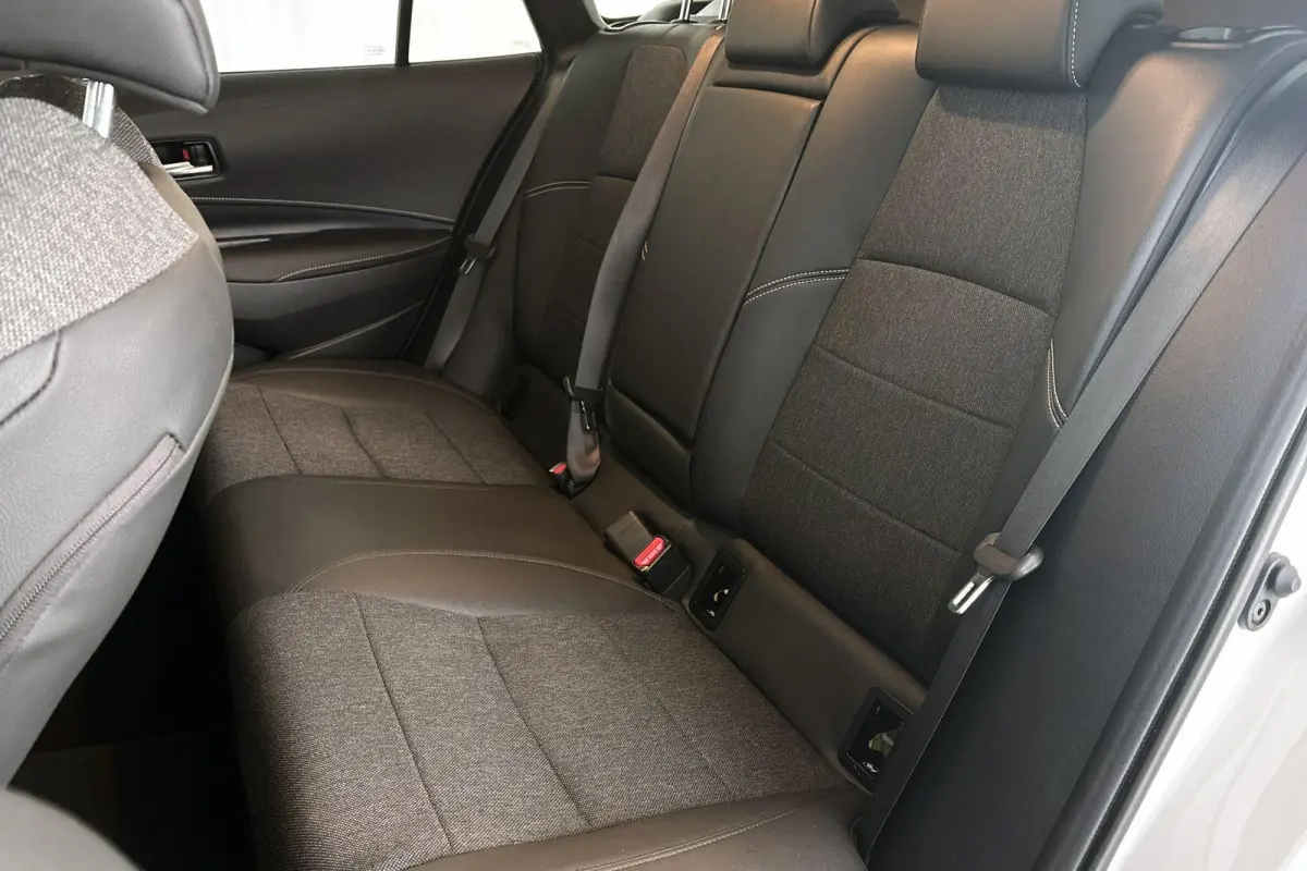 2.0 Hybrid Business Plus Stoelverwarming Camera Climate Control