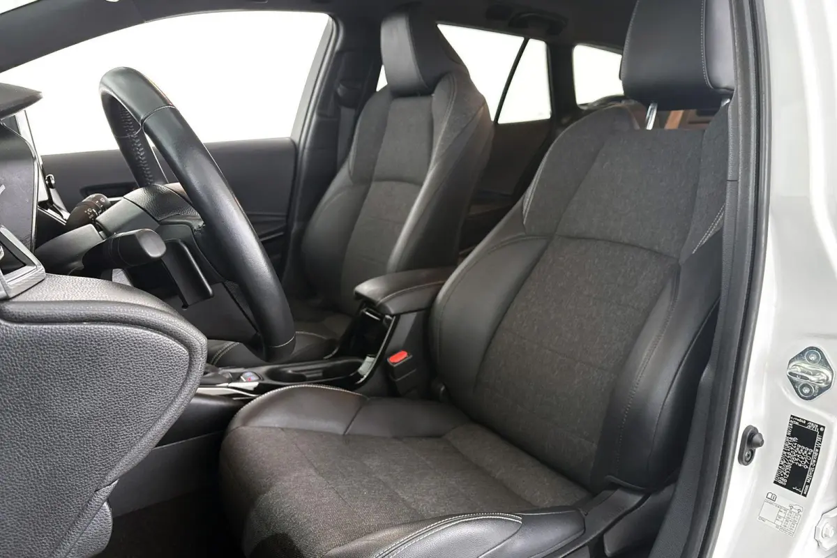 2.0 Hybrid Business Plus Stoelverwarming Camera Climate Control
