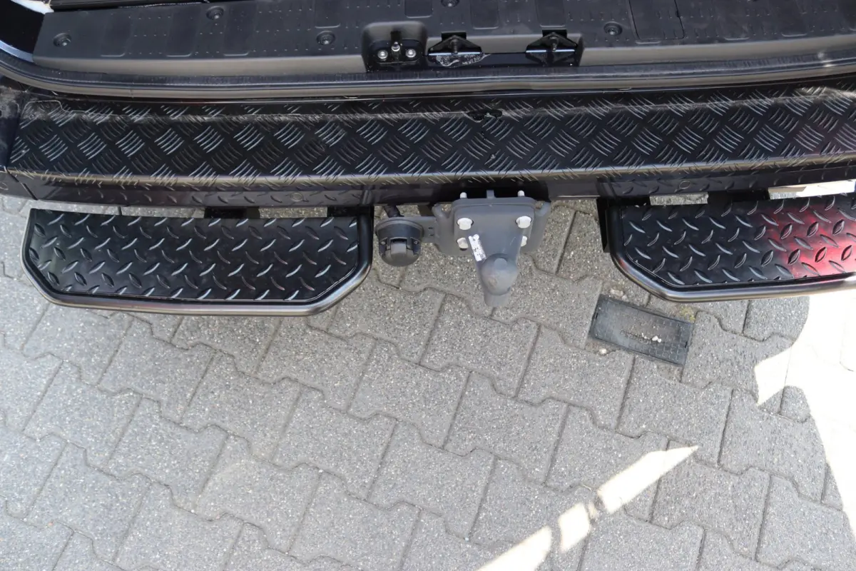 3.140 L3H3, lederen bekleding, 18" LMV, Volledig in kleur, Sidebars zwart, Roordink Edition