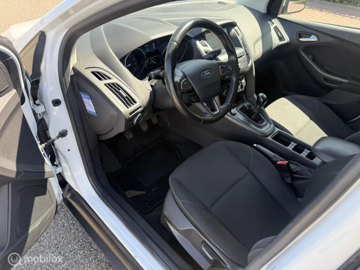 1.0 Titanium Zeer nette auto