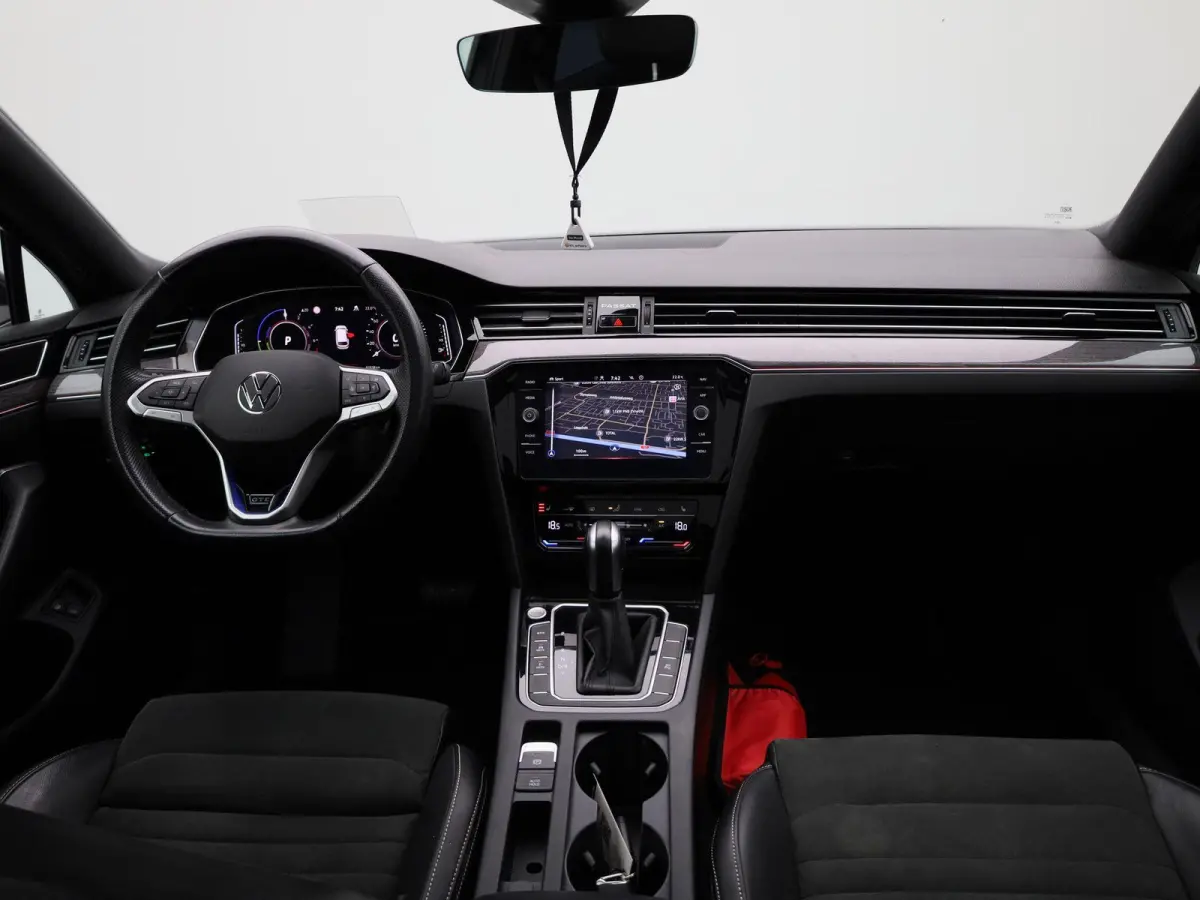 1.4 TSI PHEV GTE Business | Automaat | Apple Carplay / Android Auto | Panoramadak | Achteruitrijcamera | Parkeersensoren | Stoelverwarming |