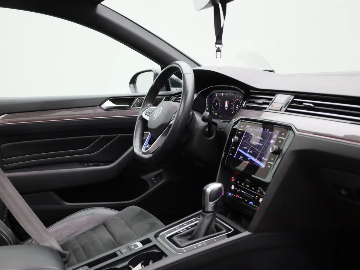 1.4 TSI PHEV GTE Business | Automaat | Apple Carplay / Android Auto | Panoramadak | Achteruitrijcamera | Parkeersensoren | Stoelverwarming |