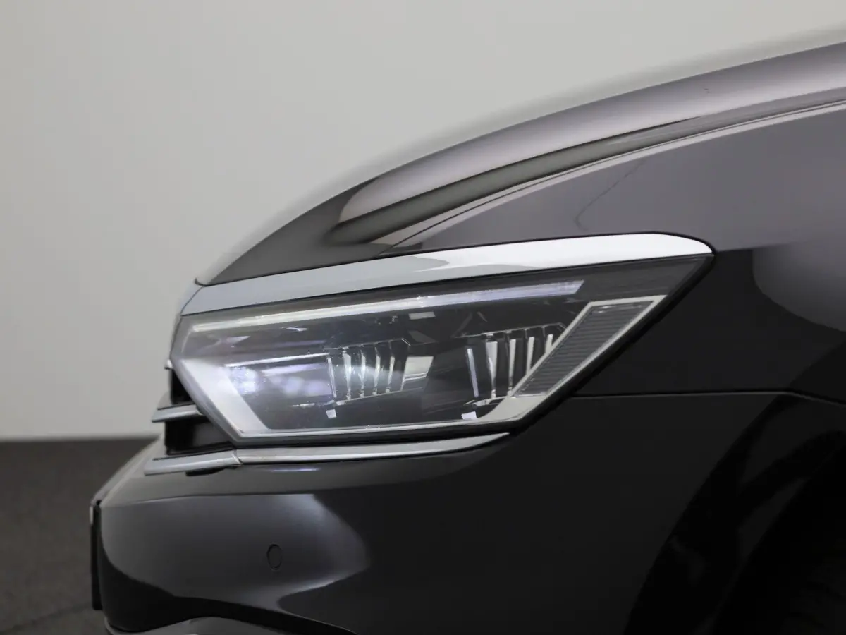 1.4 TSI PHEV GTE Business | Automaat | Apple Carplay / Android Auto | Panoramadak | Achteruitrijcamera | Parkeersensoren | Stoelverwarming |