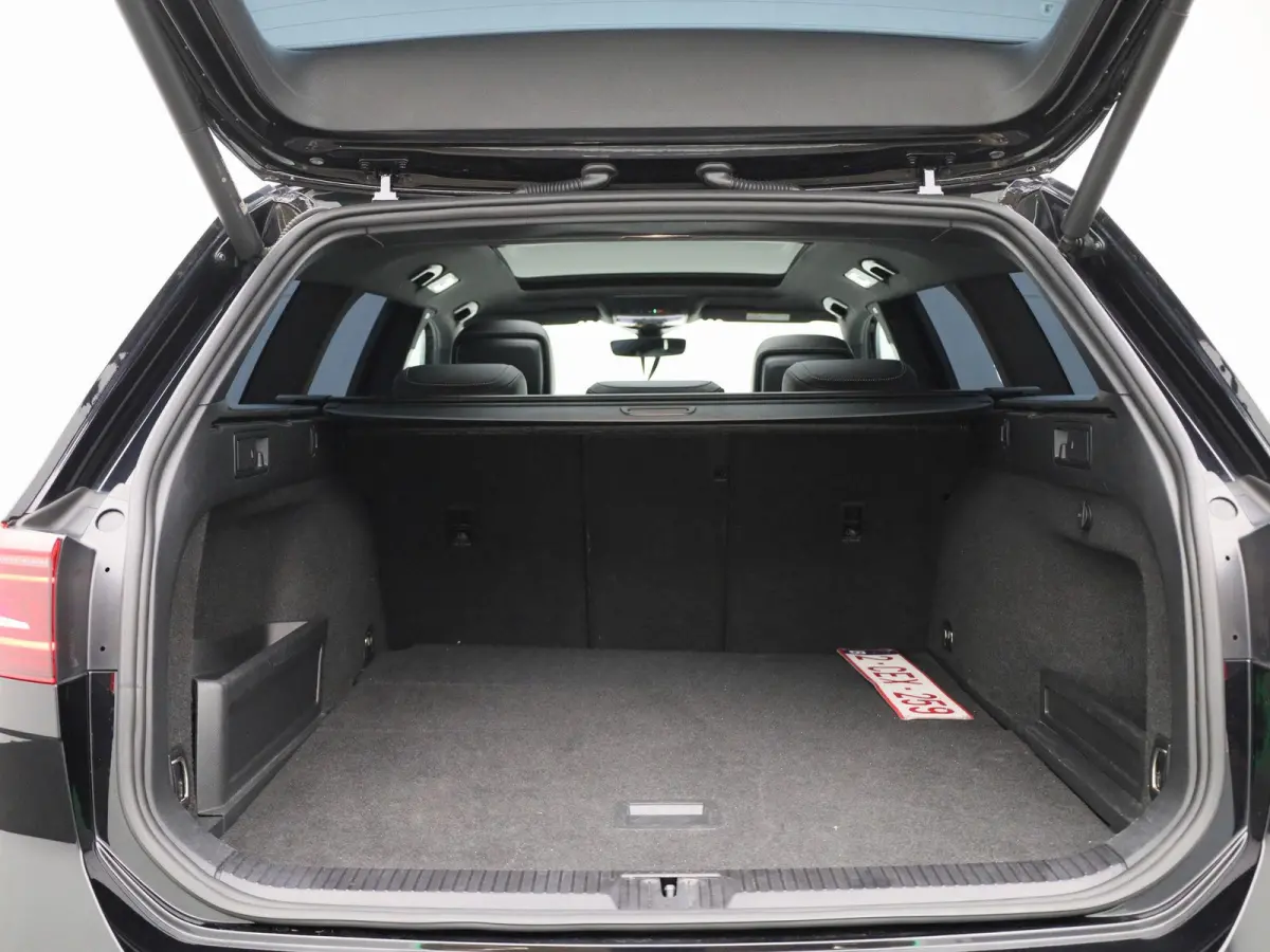 1.4 TSI PHEV GTE Business | Automaat | Apple Carplay / Android Auto | Panoramadak | Achteruitrijcamera | Parkeersensoren | Stoelverwarming |