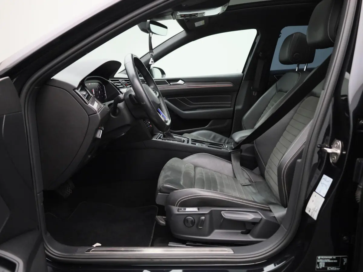 1.4 TSI PHEV GTE Business | Automaat | Apple Carplay / Android Auto | Panoramadak | Achteruitrijcamera | Parkeersensoren | Stoelverwarming |