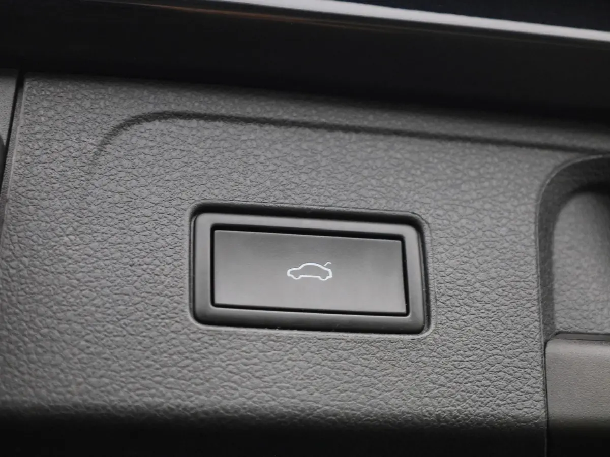 1.4 TSI PHEV GTE Business | Automaat | Apple Carplay / Android Auto | Panoramadak | Achteruitrijcamera | Parkeersensoren | Stoelverwarming |