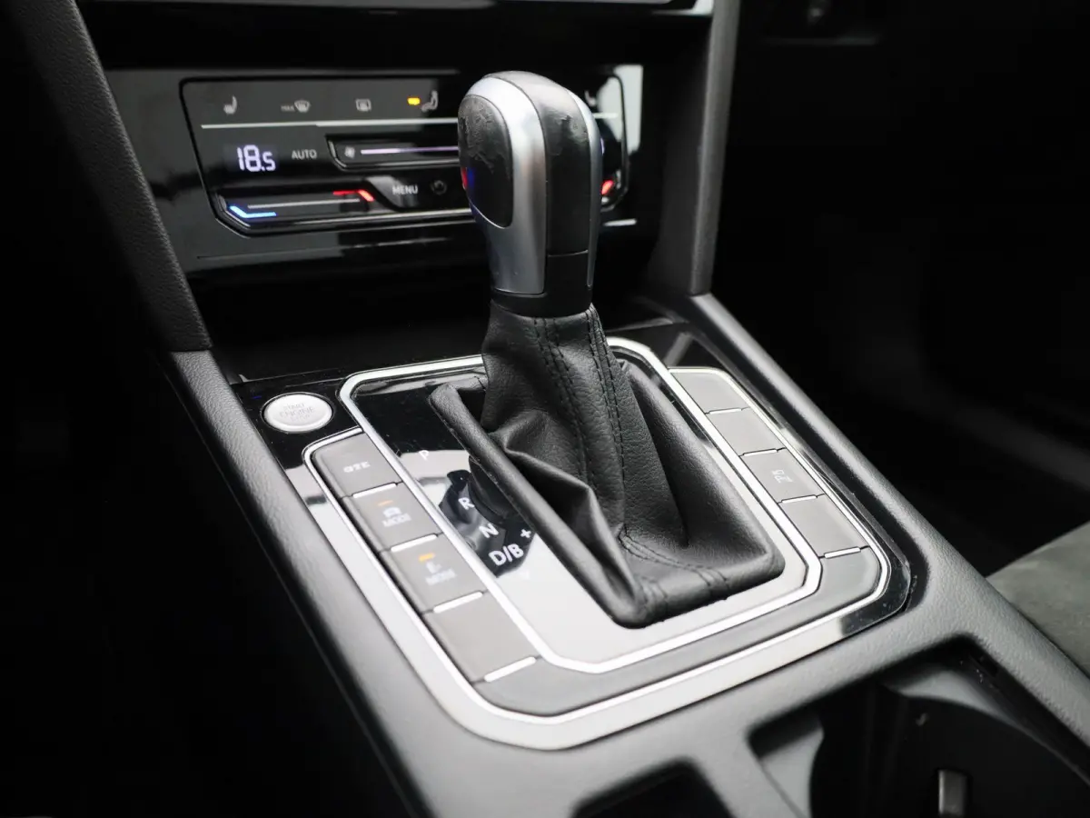 1.4 TSI PHEV GTE Business | Automaat | Apple Carplay / Android Auto | Panoramadak | Achteruitrijcamera | Parkeersensoren | Stoelverwarming |