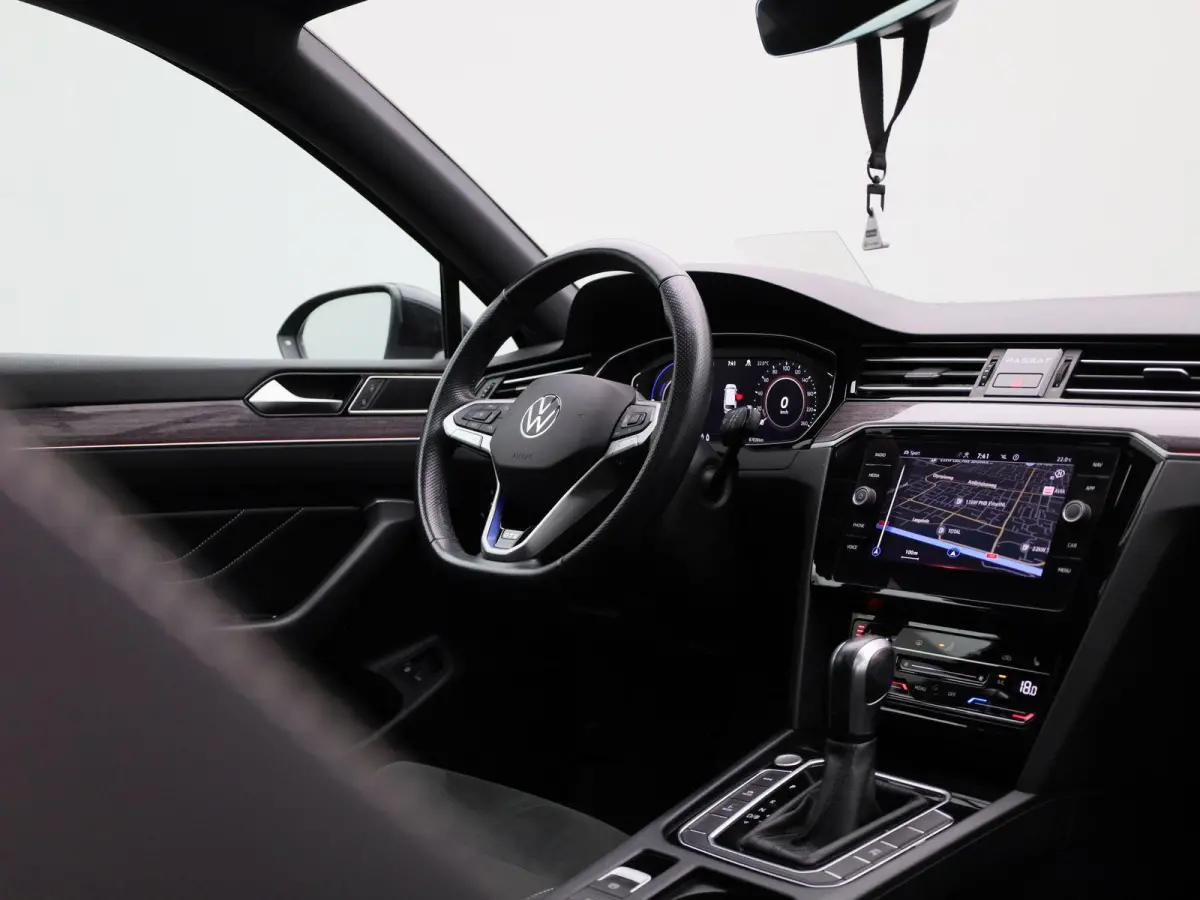 1.4 TSI PHEV GTE Business | Automaat | Apple Carplay / Android Auto | Panoramadak | Achteruitrijcamera | Parkeersensoren | Stoelverwarming |