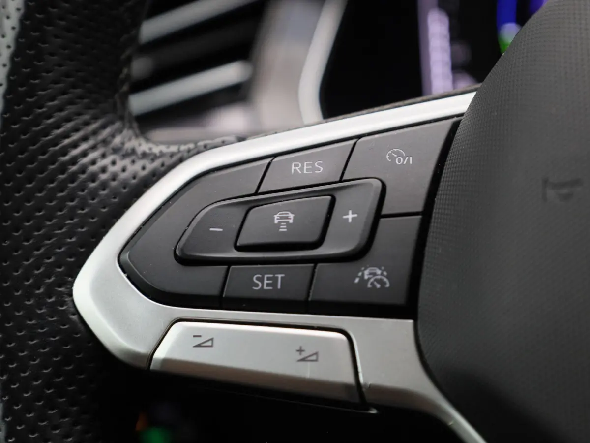 1.4 TSI PHEV GTE Business | Automaat | Apple Carplay / Android Auto | Panoramadak | Achteruitrijcamera | Parkeersensoren | Stoelverwarming |