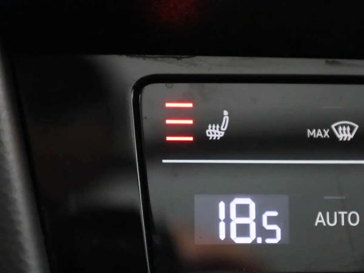 1.4 TSI PHEV GTE Business | Automaat | Apple Carplay / Android Auto | Panoramadak | Achteruitrijcamera | Parkeersensoren | Stoelverwarming |