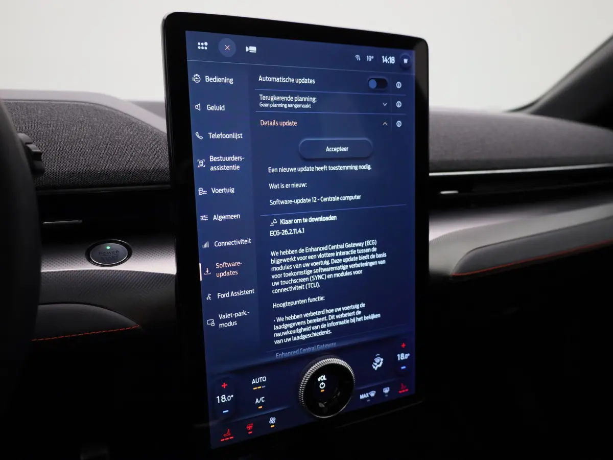 Extended First Edition AWD 98 kWh Afneembare trekhaak | Panorama dak | Elektrische Voorstoelen