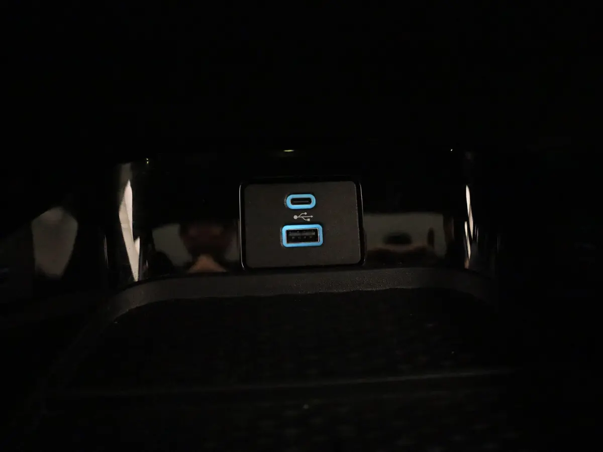 Extended First Edition AWD 98 kWh Afneembare trekhaak | Panorama dak | Elektrische Voorstoelen
