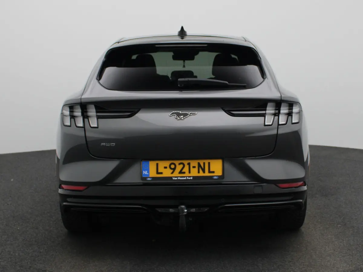 Extended First Edition AWD 98 kWh Afneembare trekhaak | Panorama dak | Elektrische Voorstoelen