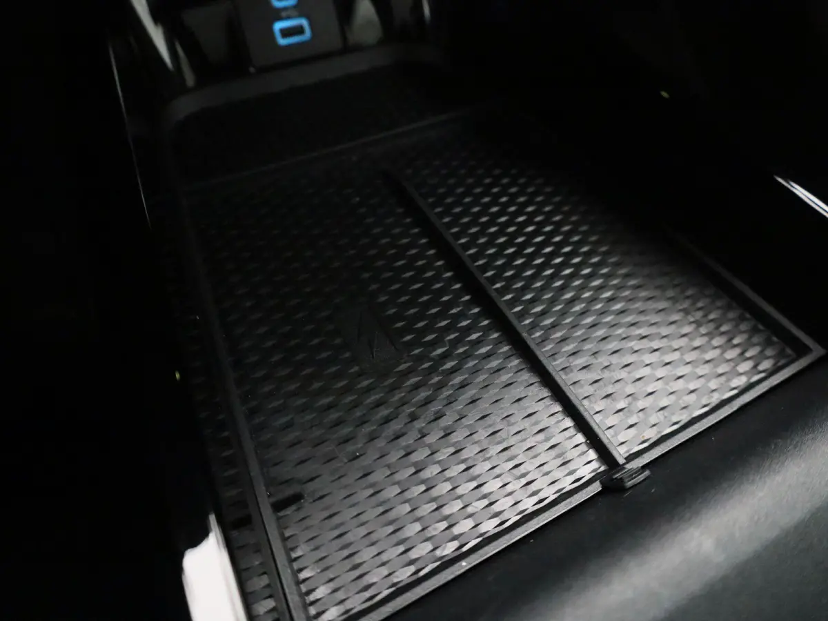 Extended First Edition AWD 98 kWh Afneembare trekhaak | Panorama dak | Elektrische Voorstoelen