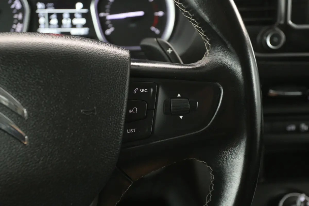 2.0 BlueHDI L3H1 180PK | Automaat | Airco | Cruise | Camera | Carplay | 3 Zits | Trekhaak | Imperiaal