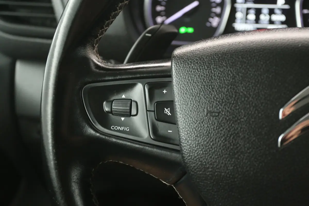 2.0 BlueHDI L3H1 180PK | Automaat | Airco | Cruise | Camera | Carplay | 3 Zits | Trekhaak | Imperiaal