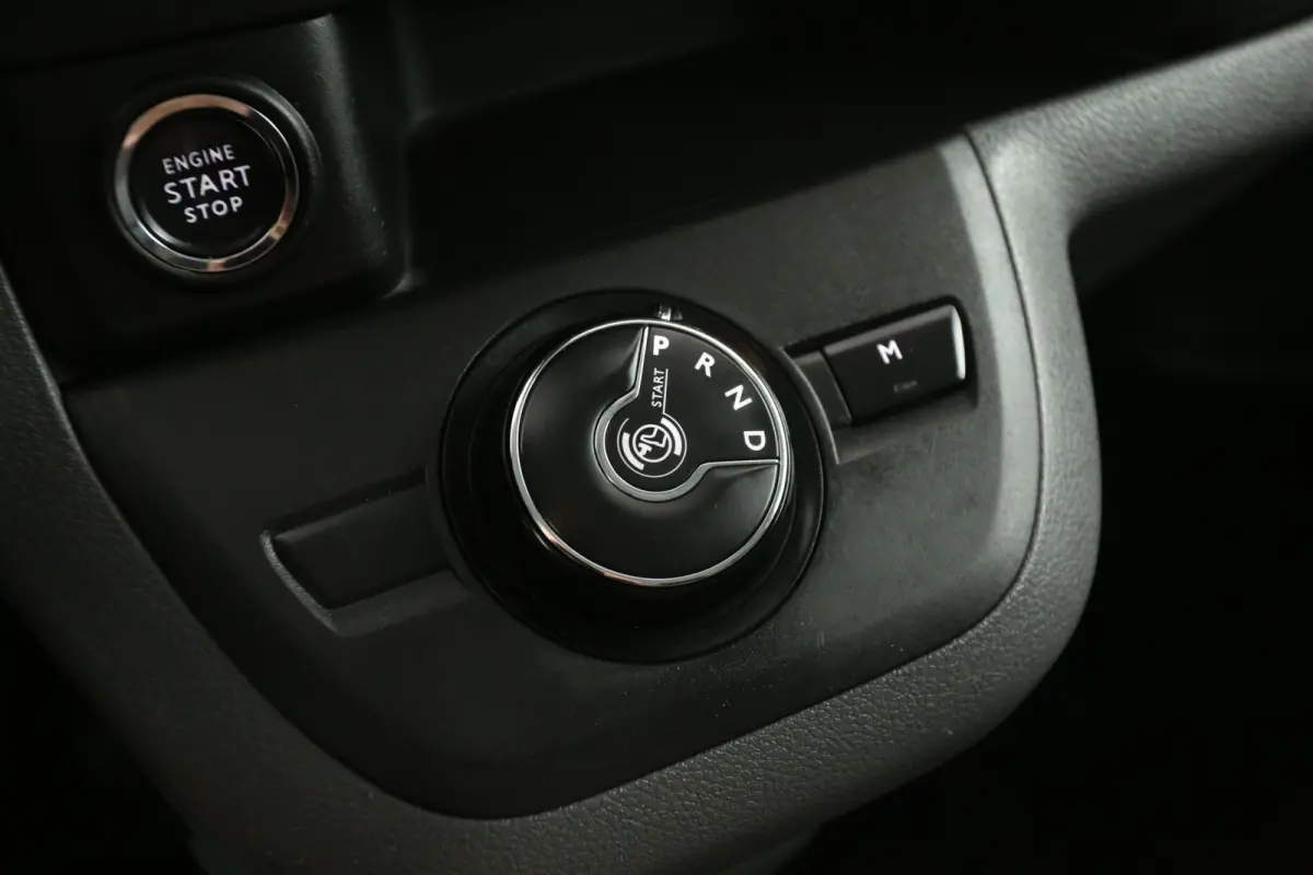 2.0 BlueHDI L3H1 180PK | Automaat | Airco | Cruise | Camera | Carplay | 3 Zits | Trekhaak | Imperiaal