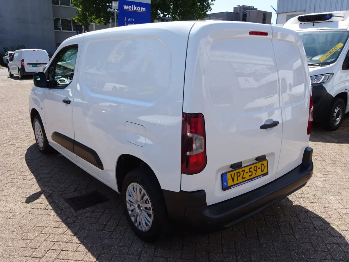 1.2 PureTech Pro BENZINE AIRCO NAVI CRUISE CONTROL PDC SCHUIFDEUR
