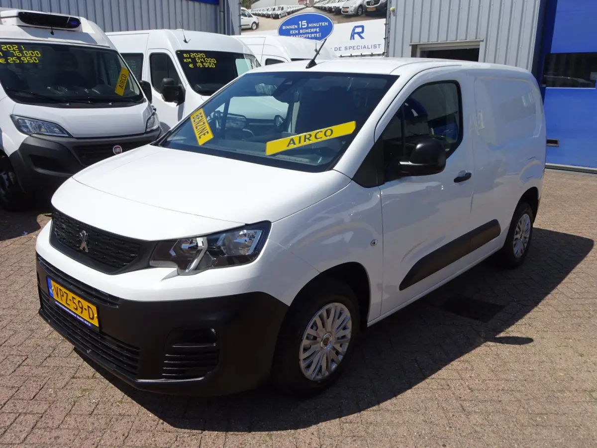 1.2 PureTech Pro BENZINE AIRCO NAVI CRUISE CONTROL PDC SCHUIFDEUR