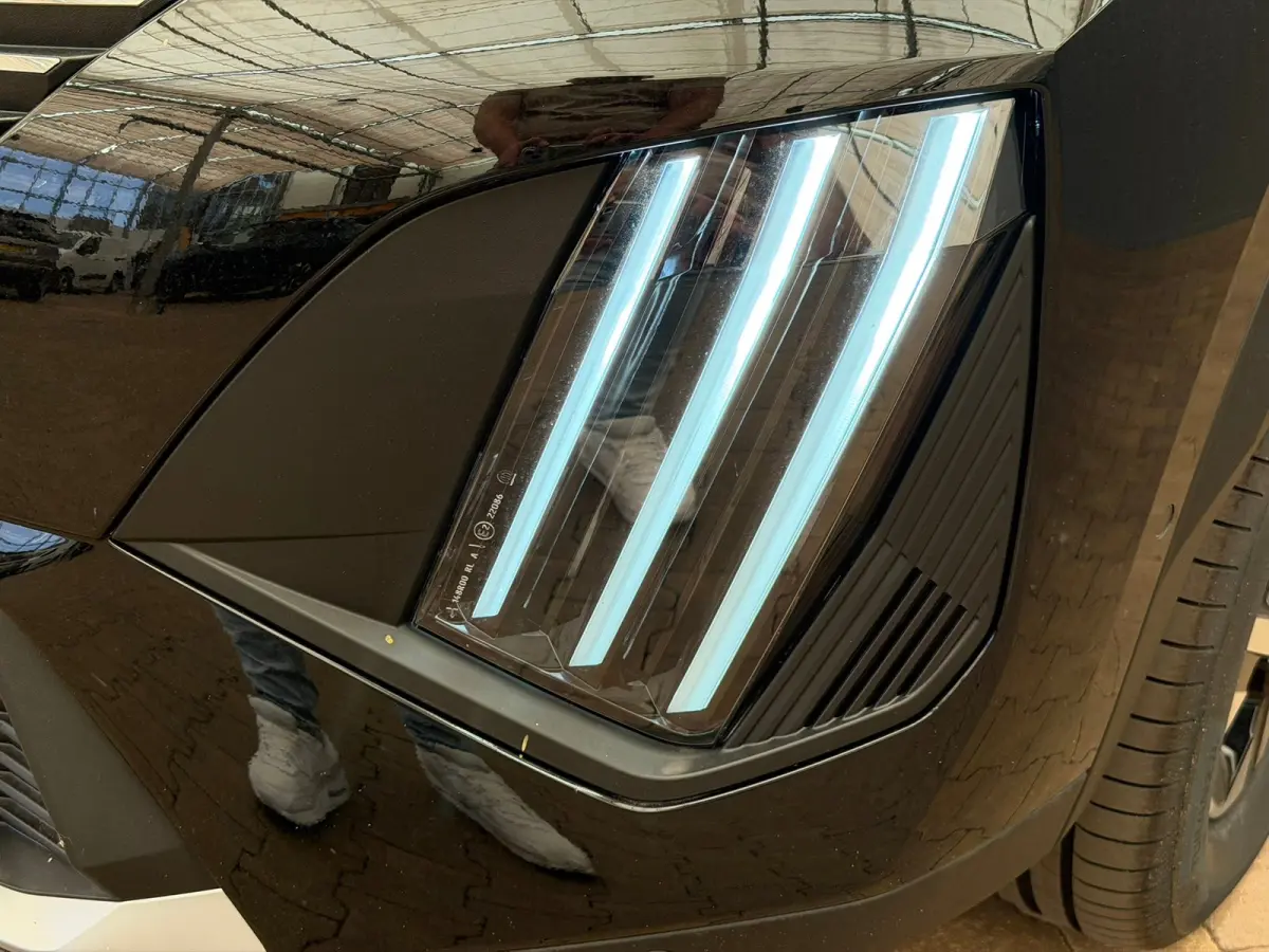 1.2 Hybrid 145 Allure | Active Safety Brake met camera en radar (automatisch noodremsysteem) met Distance Alert (waarschuwing dreigende aanrijding) | Advanced Active Safety Brake met camera 