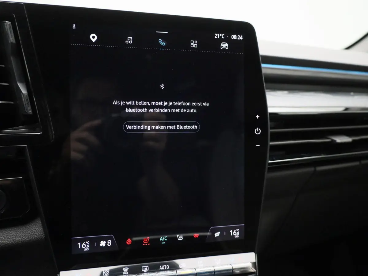 E-Tech full hybrid 200 iconic 5p. | Automaat | Apple Carplay / Android Auto | Harman/Kardon | Achteruitrijcamera | Parkeersensoren | Sfeerverlichting | Trekhaak |