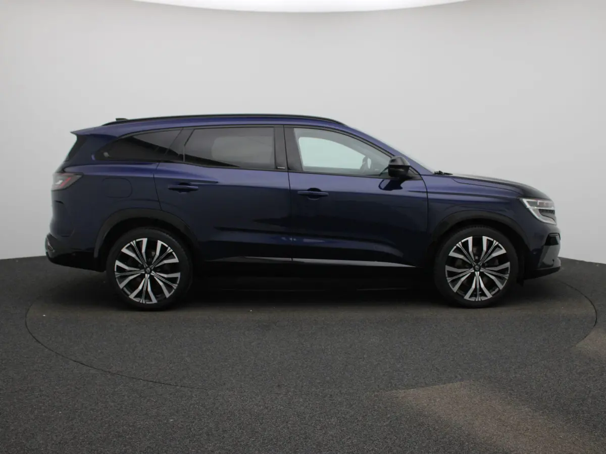 E-Tech full hybrid 200 iconic 5p. | Automaat | Apple Carplay / Android Auto | Harman/Kardon | Achteruitrijcamera | Parkeersensoren | Sfeerverlichting | Trekhaak |