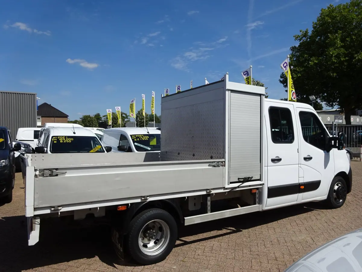 T35 2.3 dCi 145 L4 DL DUBBELE CABINE OPEN LAADBAK