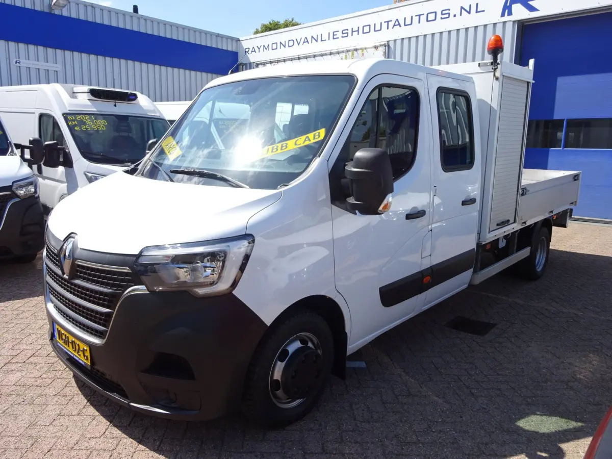 T35 2.3 dCi 145 L4 DL DUBBELE CABINE OPEN LAADBAK
