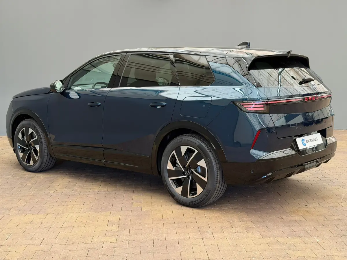 GS - PHEV, (2025A) | Draadloze telefoonlader (Inductie) | Elektronische klimaatregeling met twee zones | LED dagrijverlichting