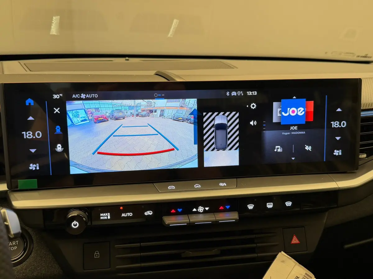 GS - PHEV, (2025A) | Draadloze telefoonlader (Inductie) | Elektronische klimaatregeling met twee zones | LED dagrijverlichting