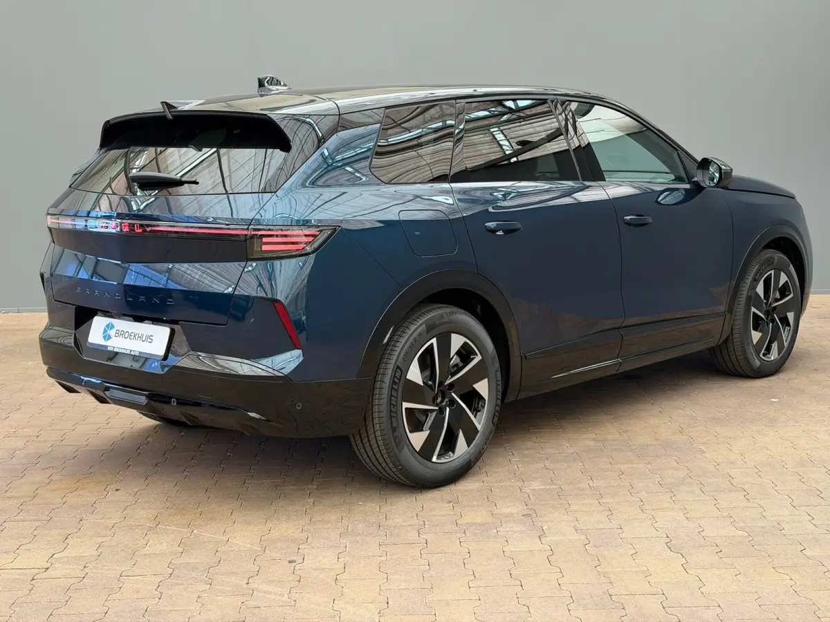 GS - PHEV, (2025A) | Draadloze telefoonlader (Inductie) | Elektronische klimaatregeling met twee zones | LED dagrijverlichting