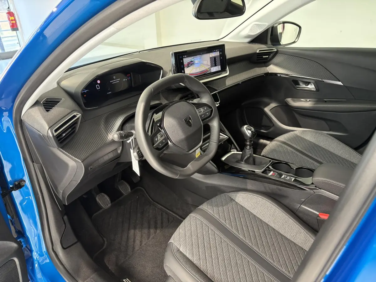 1.2 PureTech 100 Allure | Navigatie | Camera voor en achter | Blind Spot Monitor |