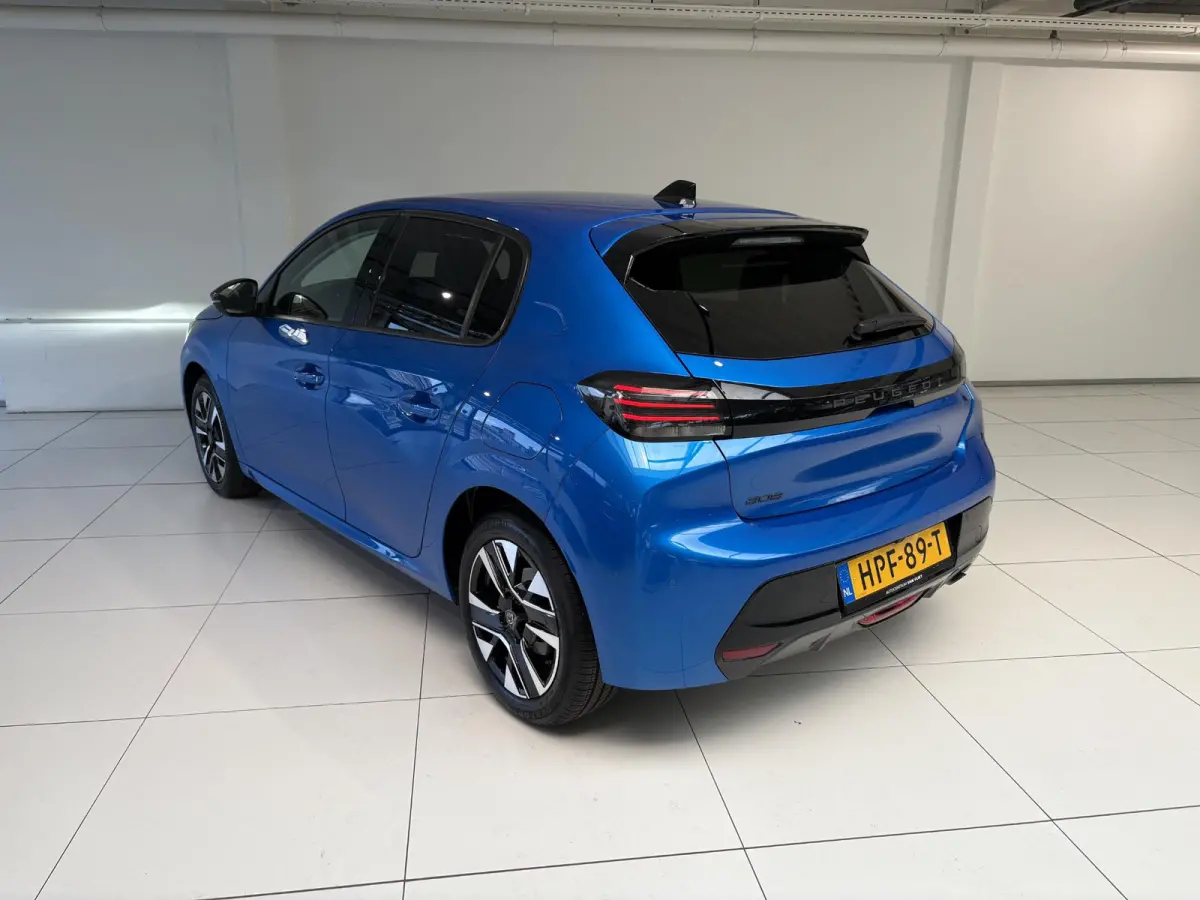 1.2 PureTech 100 Allure | Navigatie | Camera voor en achter | Blind Spot Monitor |