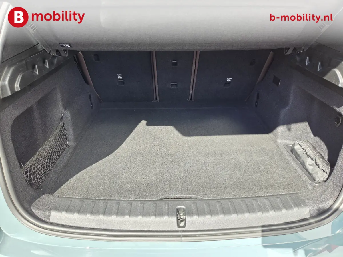 eDrive20 67 kWh M-Sport SOH 99% Driving Assist. Plus | Sportstoelen | Park Assist | Leer | Adaptive Cruise Control | DAB | NL Auto! | Achteruitrijcamera