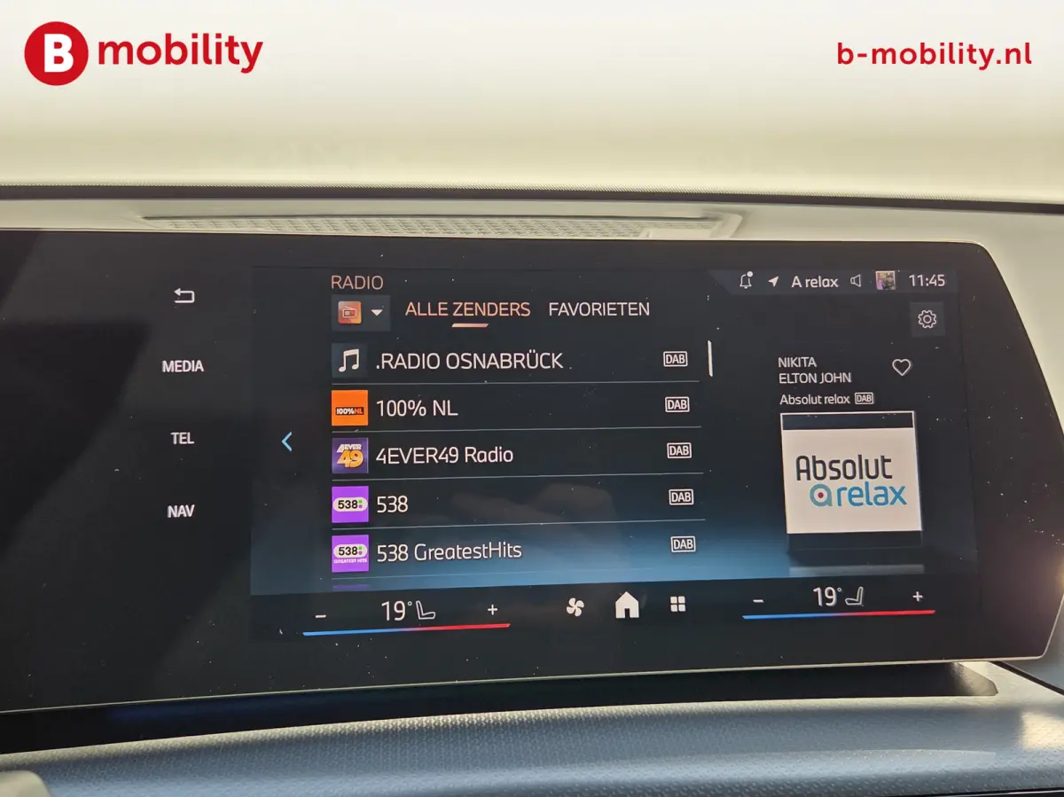 eDrive20 67 kWh M-Sport SOH 99% Driving Assist. Plus | Sportstoelen | Park Assist | Leer | Adaptive Cruise Control | DAB | NL Auto! | Achteruitrijcamera
