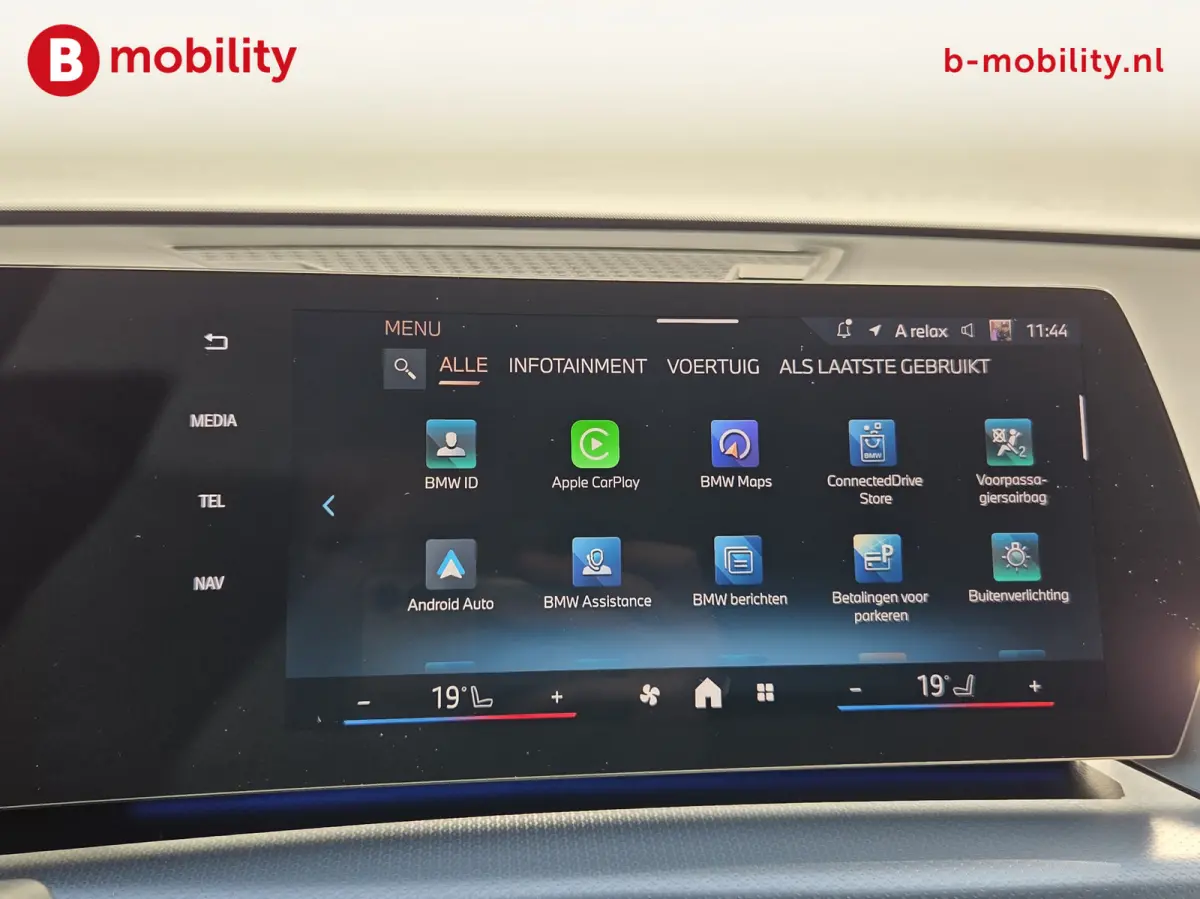 eDrive20 67 kWh M-Sport SOH 99% Driving Assist. Plus | Sportstoelen | Park Assist | Leer | Adaptive Cruise Control | DAB | NL Auto! | Achteruitrijcamera