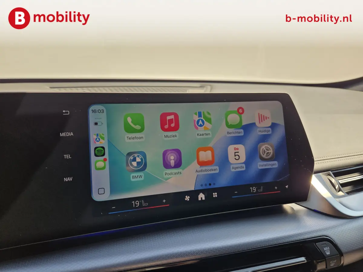 eDrive20 67 kWh M-Sport SOH 99% Driving Assist. Plus | Sportstoelen | Park Assist | Leer | Adaptive Cruise Control | DAB | NL Auto! | Achteruitrijcamera