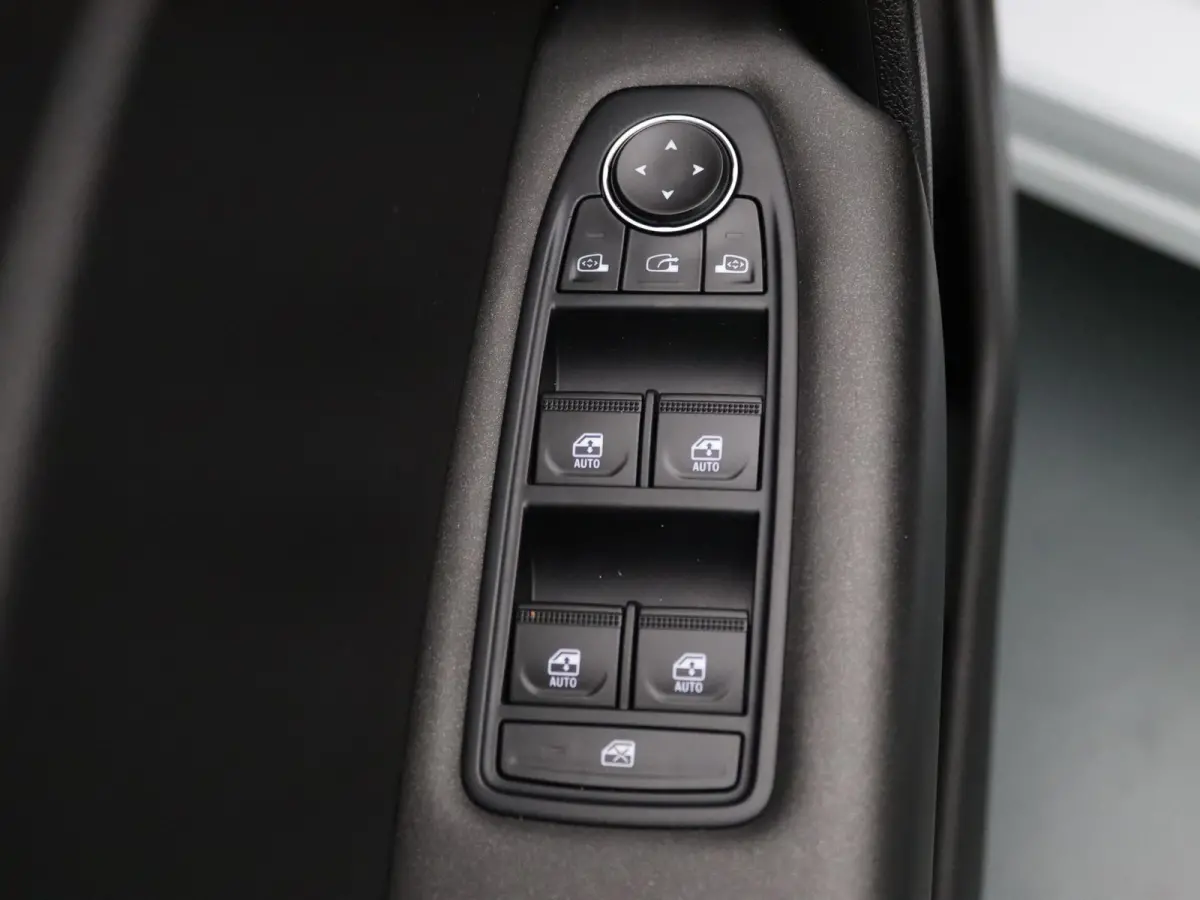 90pk TCe Zen Apple Carplay/Android Auto | Airco