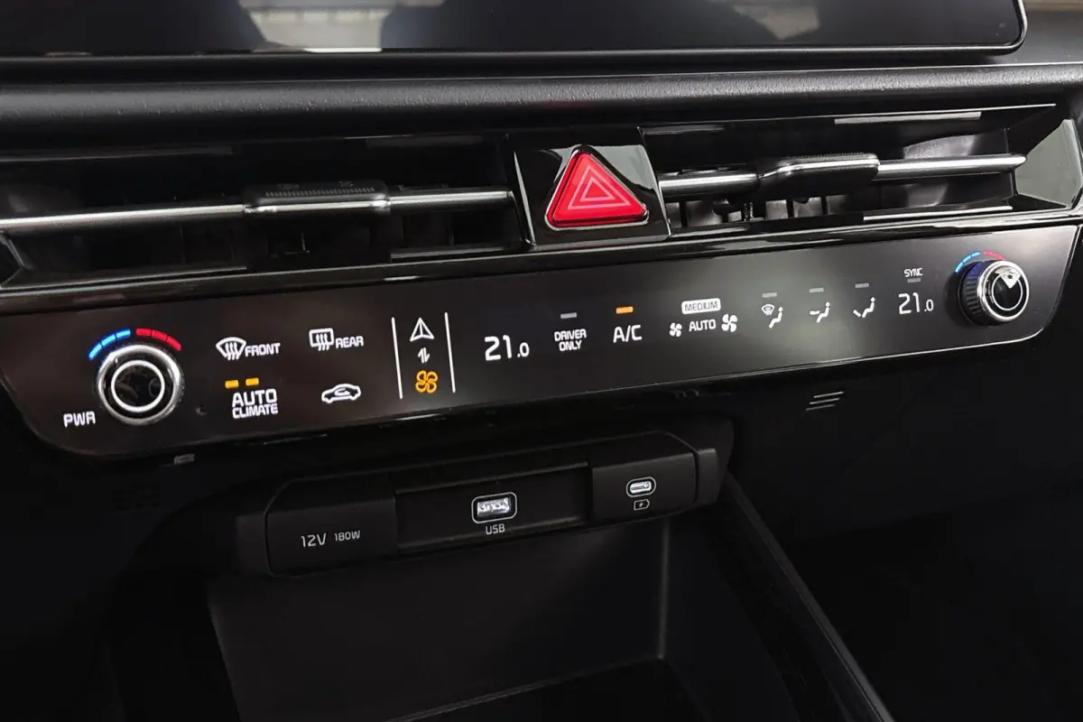 1.6 GDi PHEV DynamicLine Keyless Achteruitrijcamera Apple CarPlay 18"