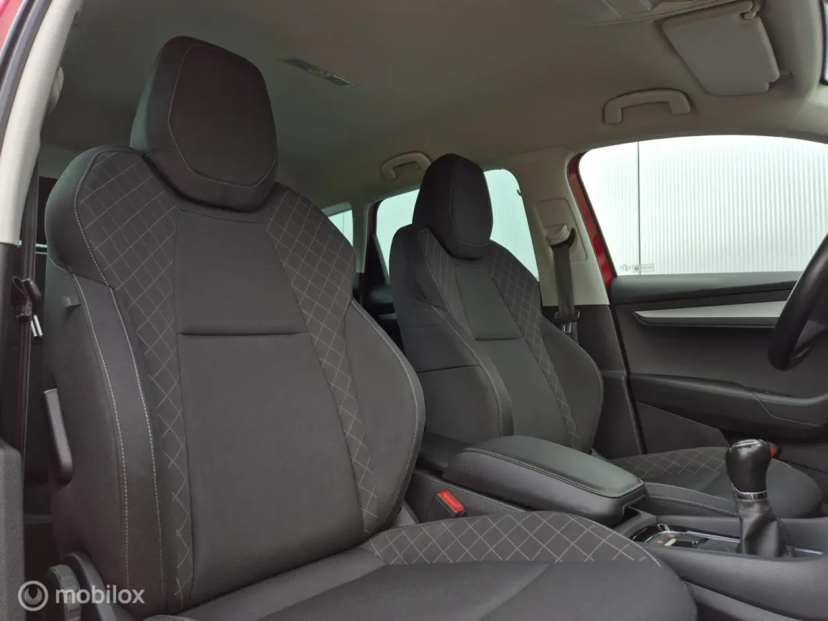 1.0 TSI CLEVER EDITION/LED/CARPLAY/CLIMATE/PDC/16''LMV