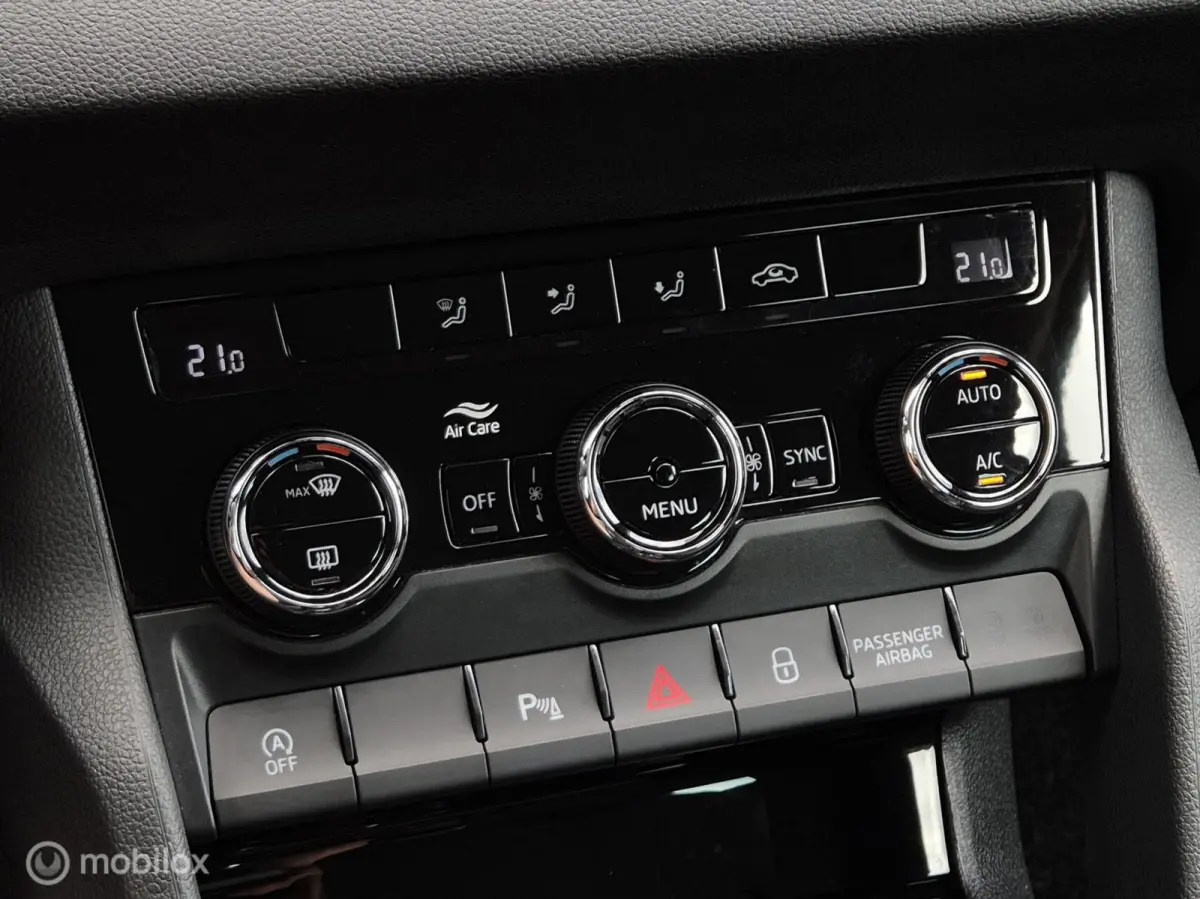 1.0 TSI CLEVER EDITION/LED/CARPLAY/CLIMATE/PDC/16''LMV