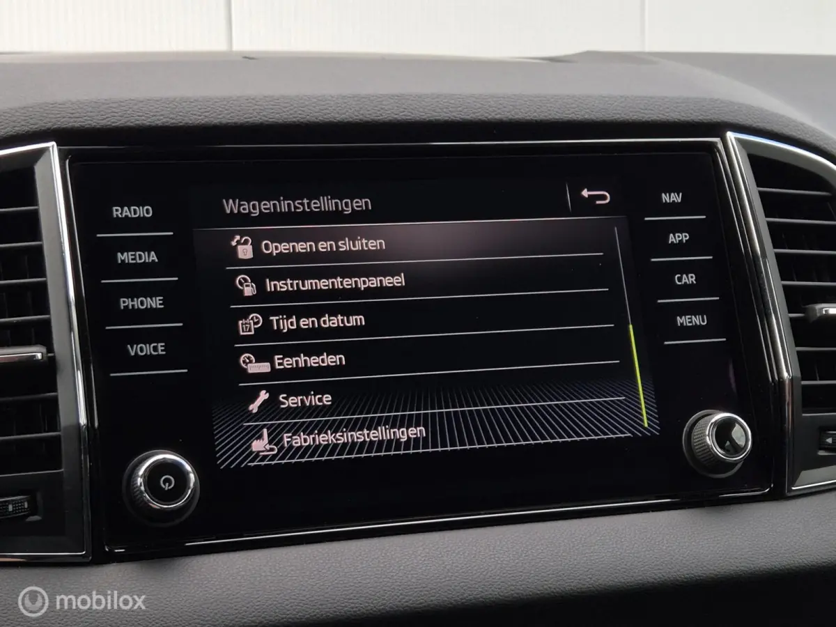 1.0 TSI CLEVER EDITION/LED/CARPLAY/CLIMATE/PDC/16''LMV
