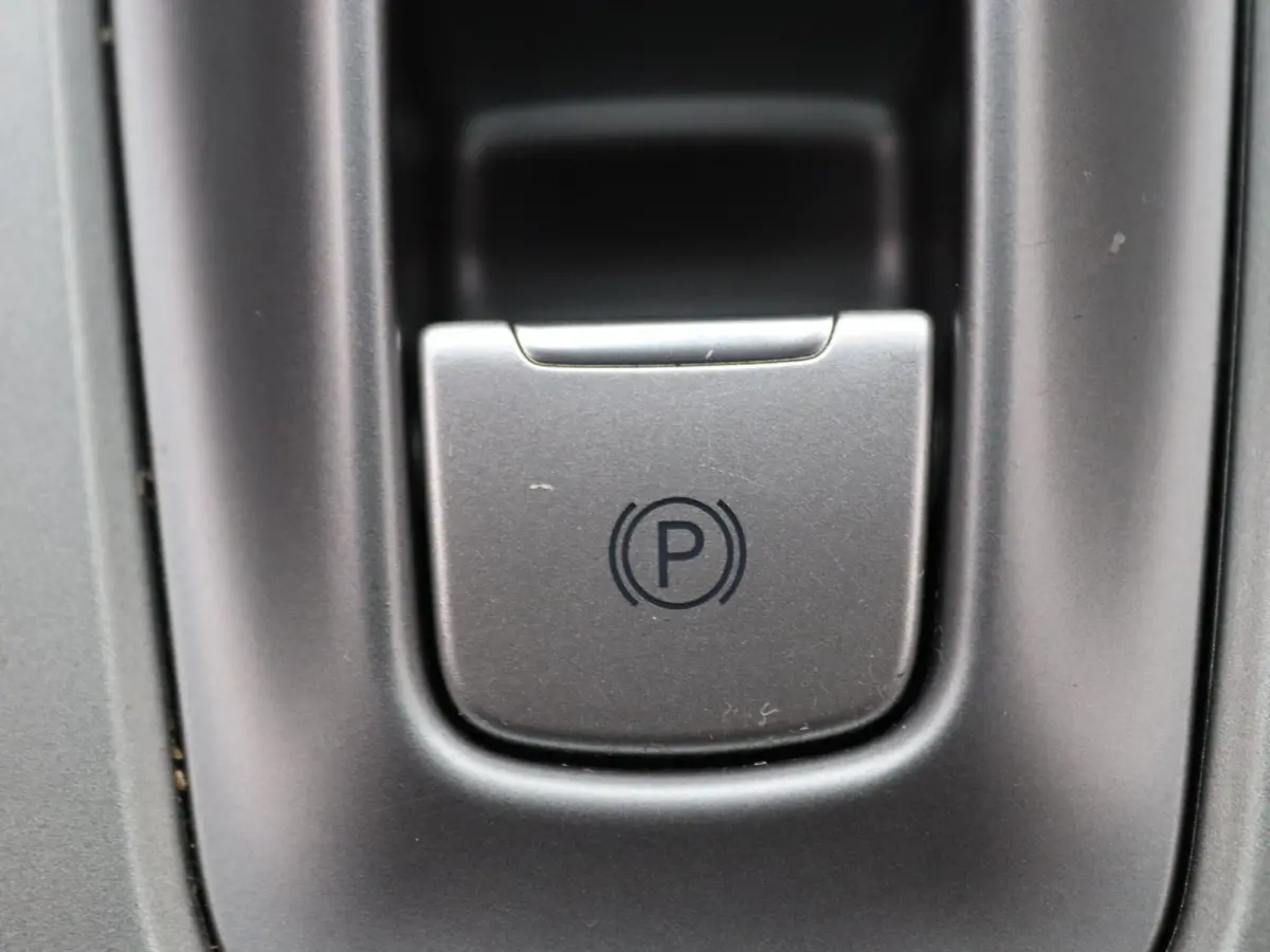 EV Fashion 64 kWh Apple Carplay/Android Auto | Head-Up