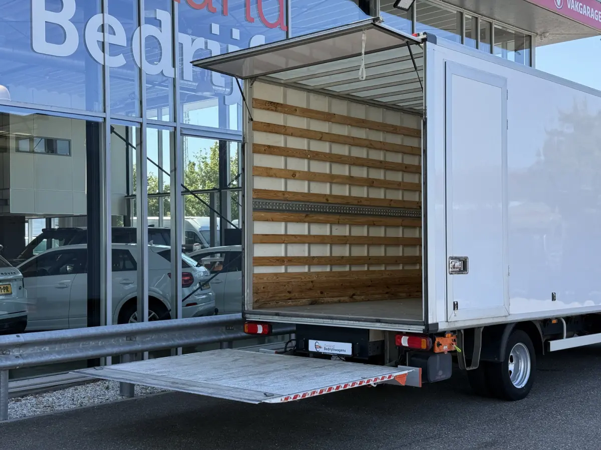 35C18H 3.0 Bakwagen met laadklep | Zijdeur | Trekhaak | Dubbel lucht | Navi | Cruisec. | LED