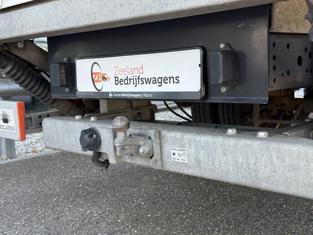35C18H 3.0 Bakwagen met laadklep | Zijdeur | Trekhaak | Dubbel lucht | Navi | Cruisec. | LED