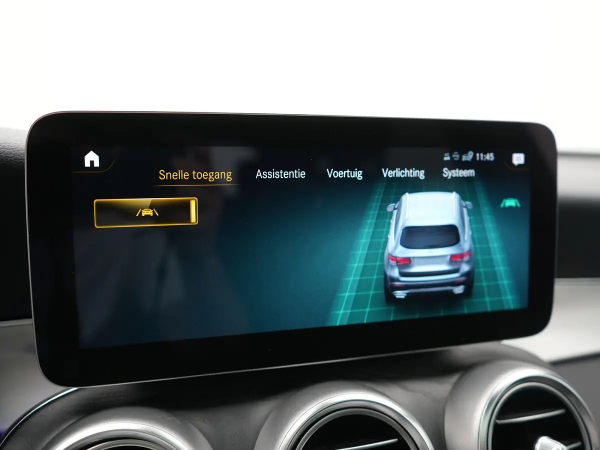 4MATIC Business Solution AMG 320pk Dealer O.H. | Trekhaak Afn. | Panodak | Camera | Alcantara Sportstoelen Verwarmd | Sfeerverlichting | Apple Carplay | Cruise Control | Navigatie | DAB | 19