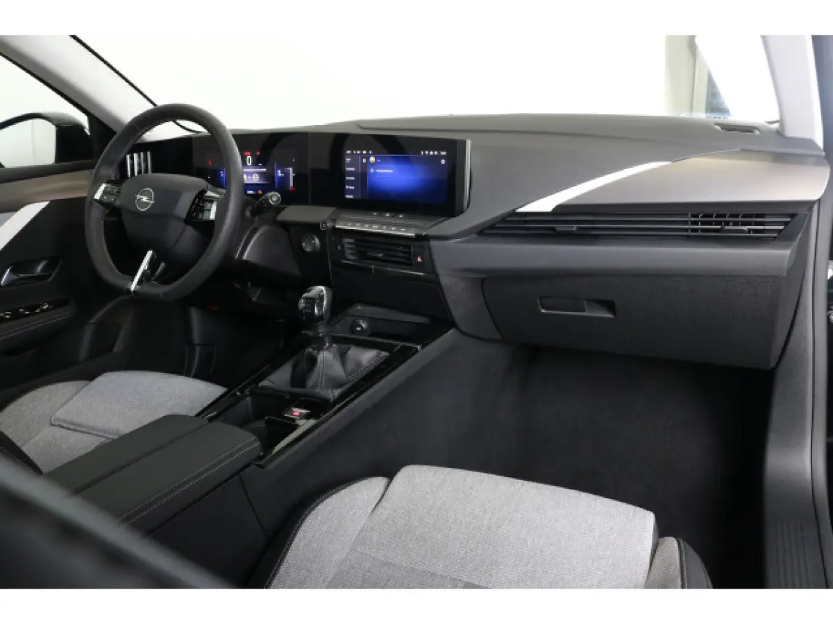1.2 Level 3 130pk | Camera | Navi | Ad. Cruise control | AGR Stoelen | DAB | PDC V+A | Keyless entry  | LMV 17" |